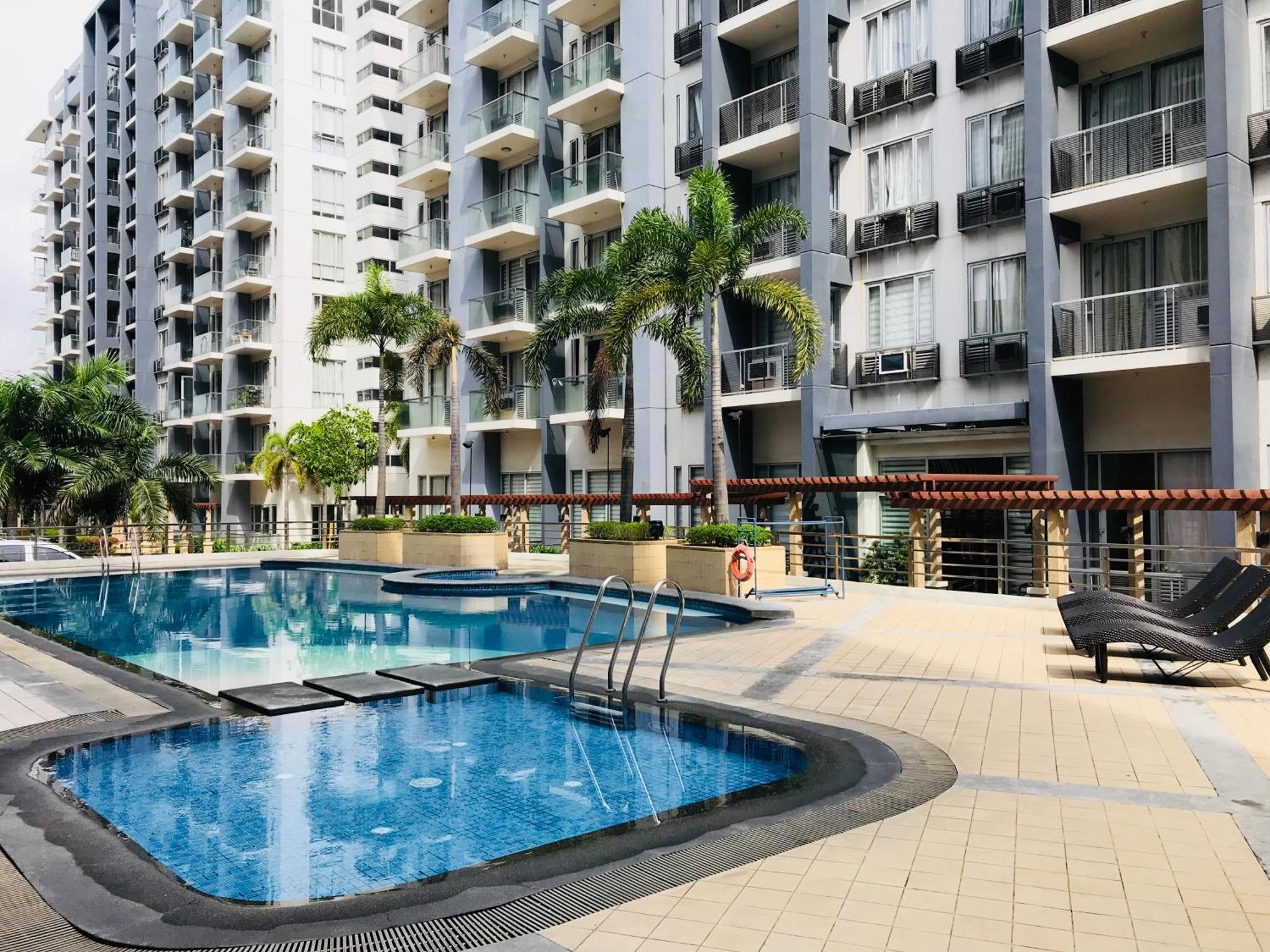 Condo 1 Palm Tree Across Naia T3 パサイ エクステリア 写真